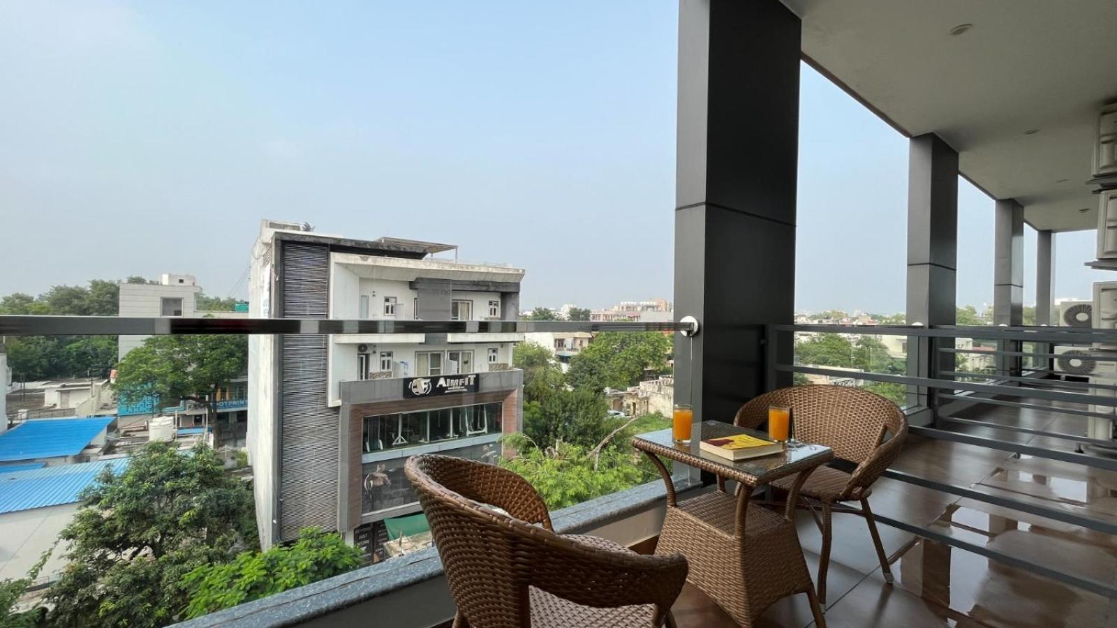 Zen Suites Gurgaon - Luxe Stays Collection Extérieur photo